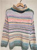 Pull col roulé moelleux à rayures pastel – Taille unique