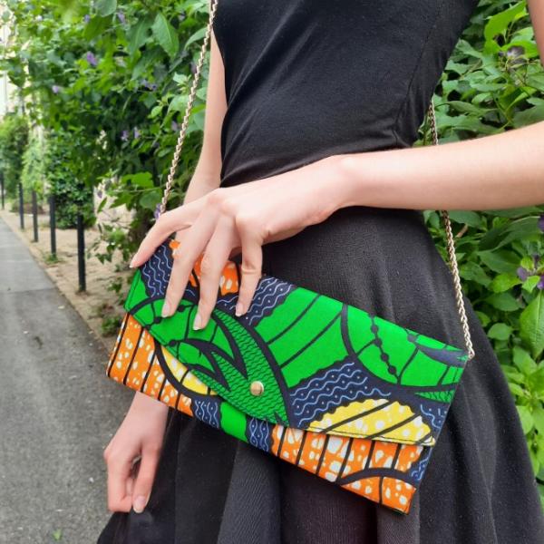 Sac à main chaine dorée motif geometrique vert