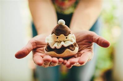 Doudou Religieuse au chocolat Jellycat