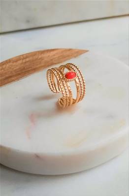 Bague dorée 6 rangs avec perle rouge