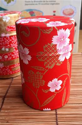 Boîte à thé métal japonaise rouge fleur roses 100 gr