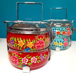 Lunch box rouge Peinte à la Main - Un voyage culinaire en Inde