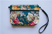 Trousse japonaise zippée motif fleuri samourai bleue