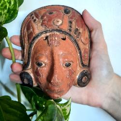 Masque en terre cuite parure des dieux artisanat du Guatémala