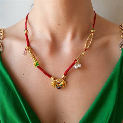 Collier chinois cordon en metal et email, orange et bleu