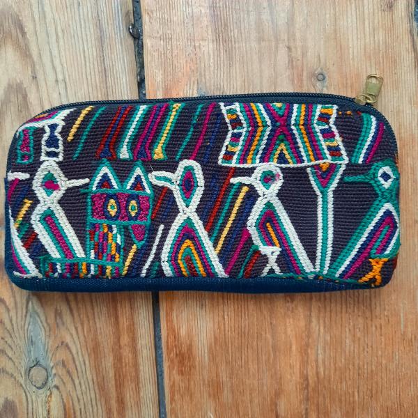 Pochette brodée à motifs d'oiseaux du Guatemala 