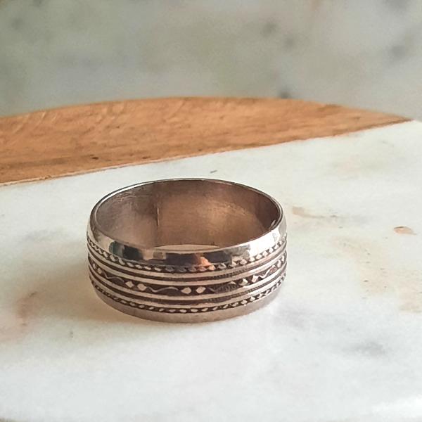 Anneau Touareg Argent Ciselé – Bague Ethnique 