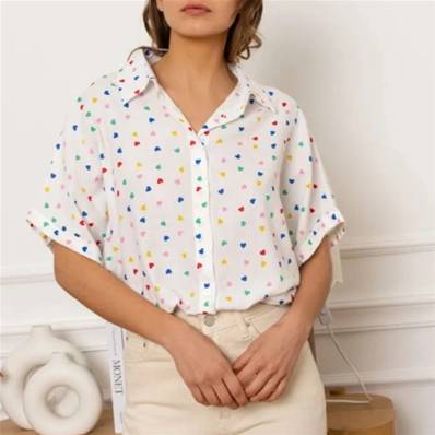 Chemise blanche manches courtes cœur colorés