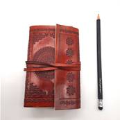 Carnet en cuir 9X13,5 CM avec lacet