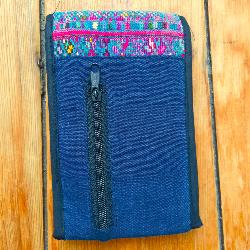 Pochette artisanale brodée bleue du Guatemala - Bandoulière ethnique