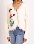 Gilet crème brodé fleurs rouges – Maille douce et féminine