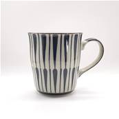 Tasse à thé japonaise motif rayures gouttes bleues 9cm