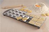 Moule 24 Ravioli 47x47 Festin de raviolis faits maison !