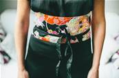 Ceinture japonaise obi noir motif floral