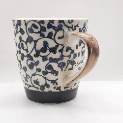 Tasse japonaise avec anse motif arabesque bleu