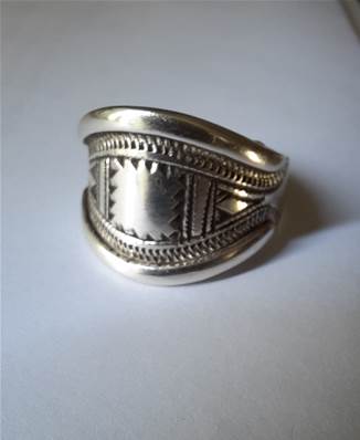 Bague touareg ovale ciselée Homme / Femme