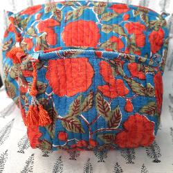 Trousse de toilette indienne bleue roses rouges 25x20x13 cm