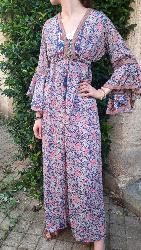 Robe longue en soie col v dcollet lacets bleu fleurs roses