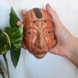 Masque en terre cuite artisanat du Guatémala
