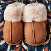 Chaussons hiver fourrés camel du 37 au 39