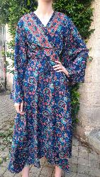 Robe cache cœur longue bleu et rouge motifs cachemire