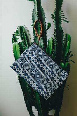 Trousse grand modèle motif INCA bleu et blanc