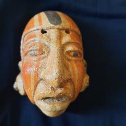 Masque en terre cuite artisanat du Guatémala