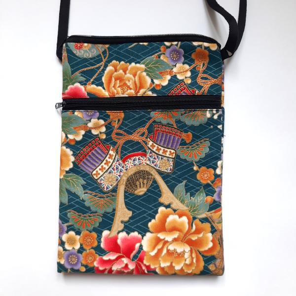 Pochette rectangulaire japonaise motif fleuri bleu