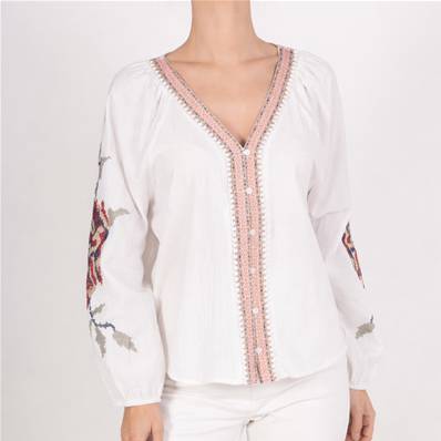 Chemise motif brodé sur manches