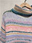 Pull col roulé moelleux à rayures pastel – Taille unique