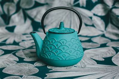 Théière en fonte bleu turquoise motifs de vagues 1L