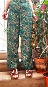 Pantalon en soie ceinture élastique avec son lacet pompon vert
