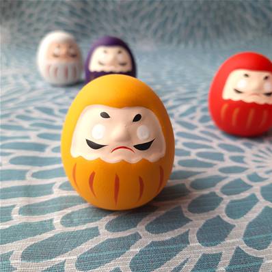 Statuette japonaise Daruma - Porte-bonheur jaune