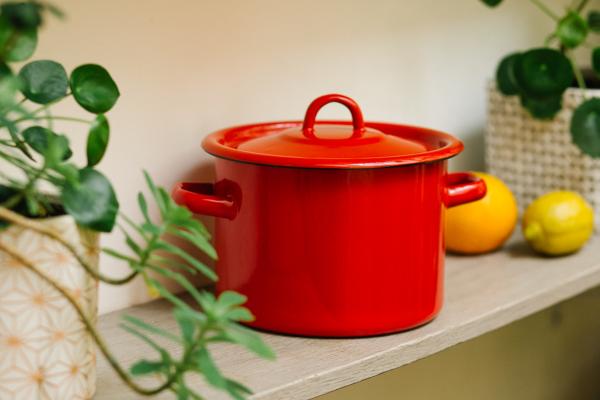 Casserole avec couvercle en émail rouge 3 l