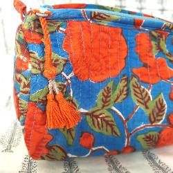 Trousse de toilette indienne roses rouges 15x15x7 cm