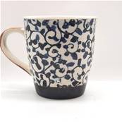 Tasse japonaise avec anse motif arabesque bleu