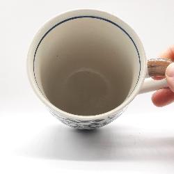Tasse japonaise avec anse motif arabesque bleu