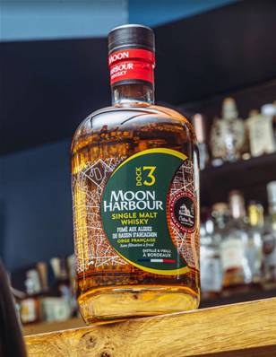 Whisky MOON HARBOUR Dock 3 fumé algues Arcachon France 70cl 45,8°