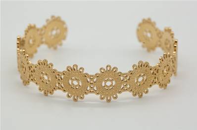 Bracelet en acier doré motif dentelle Claire