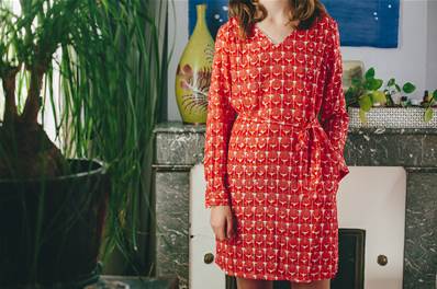 Robe manche longue rouge motif eventail taille S/M