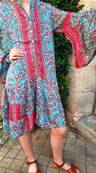 Robe tunique en soie manche longue turquoise fleurs rouges
