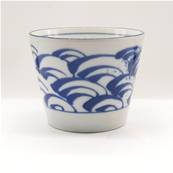 Tasse japonaise bleue et blanche motif arabesque 7cm