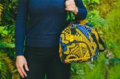 Sac de voyage en tissus wax africain jaune motifs bleus