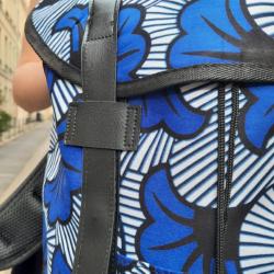 Sac à dos en wax fleur de mariage bleu