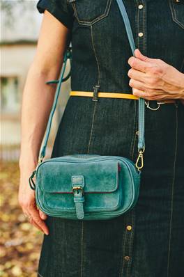 Sac à main bleu turquoise pour femme bandoulière et poche avant cuir et agneau