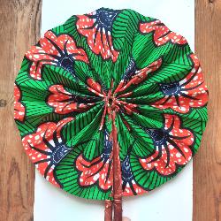 Éventail Wax Africain Vert Tropical et Corail – Fabrication Artisanale du Mali