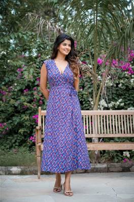 Robe longue cache coeur femme FEUILLAGES fond bleu