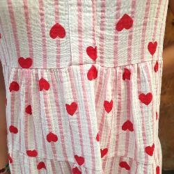 Robe rayée rose à cœurs rouges gaze de coton