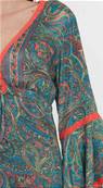 Robe longue en soie col v décolleté lacets bleu motifs cachemire