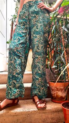 Pantalon en soie ceinture élastique avec son lacet pompon vert